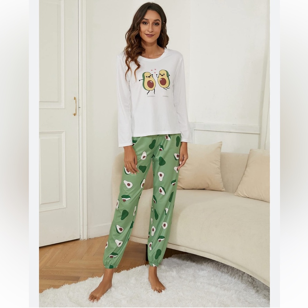 •AMAZON•NWB WOMENS PAJAMAS MATCHING SET AVOCADO PRINT SIZE MEDIUM